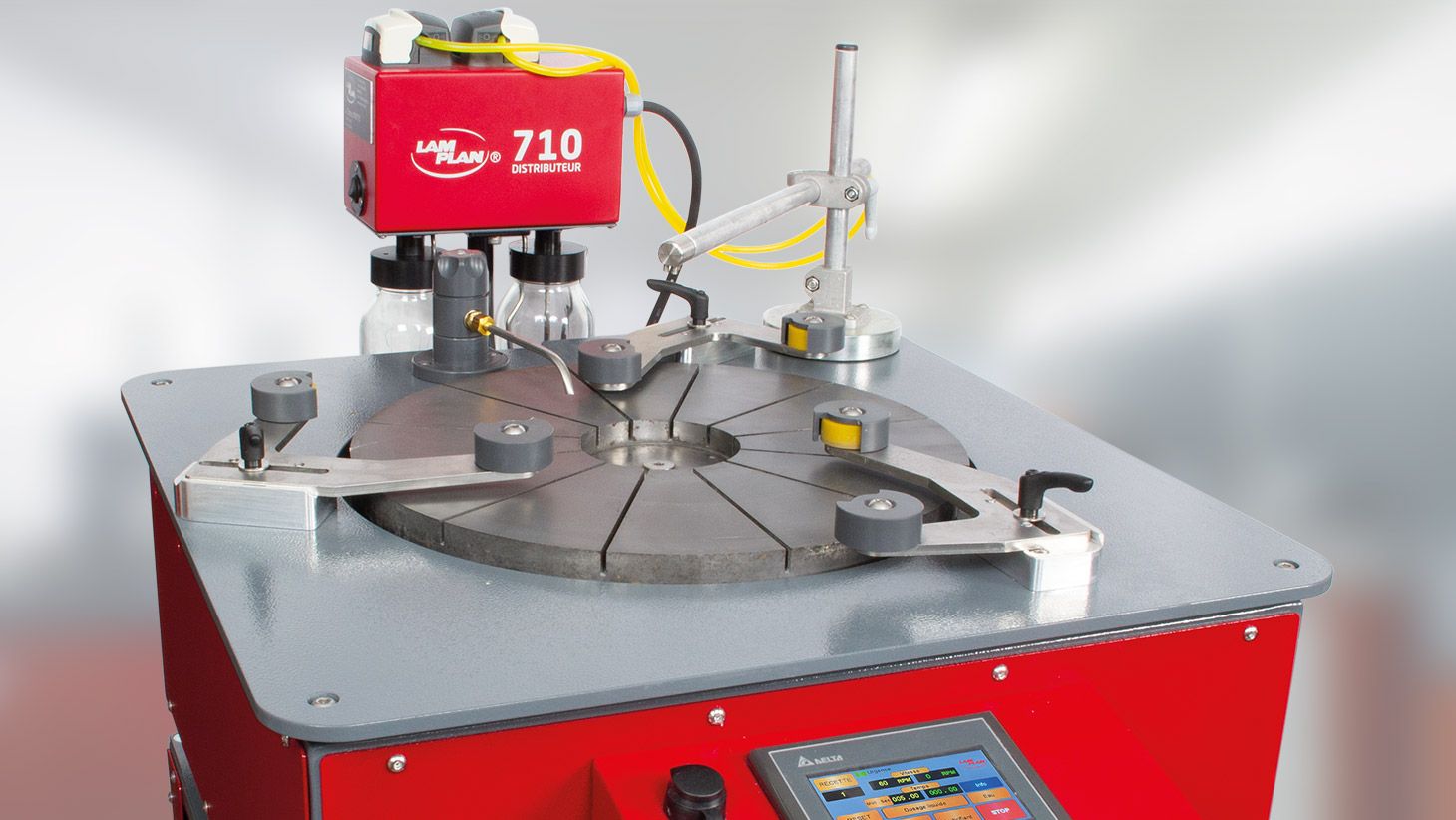 M.M.9400 equipped with the 710 dispenser