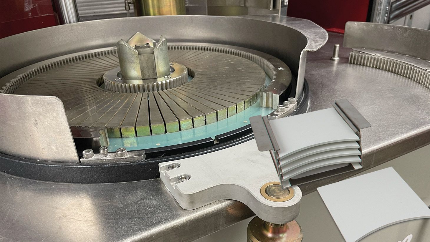 Satellite unloading system  (one shelf at a time)