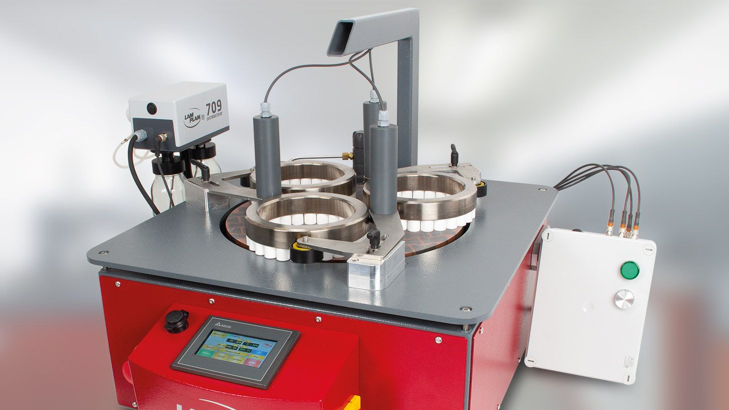 M.M.9400 equipped with the 709 dispenser and motorised arm